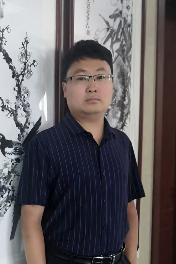 王春亮.jpg